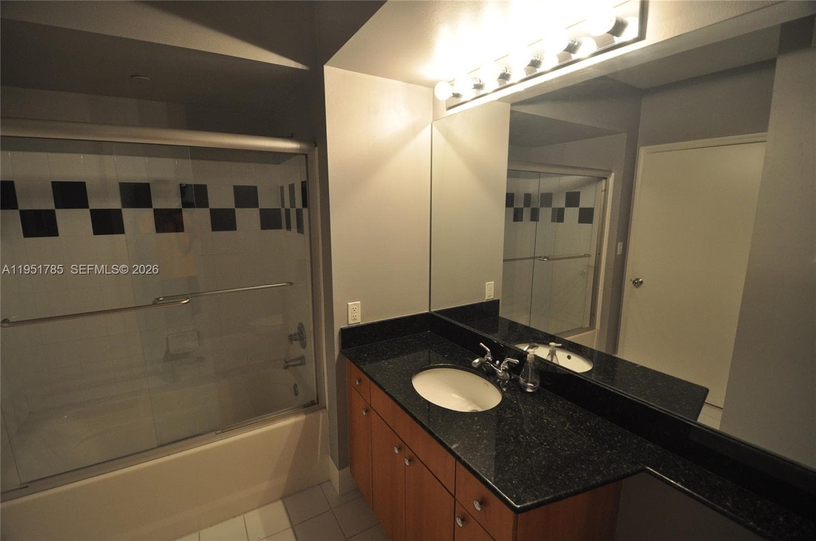 THE WAVERLY AT SOUTH BEAC · #1113 in Miami Beach - Photo 16