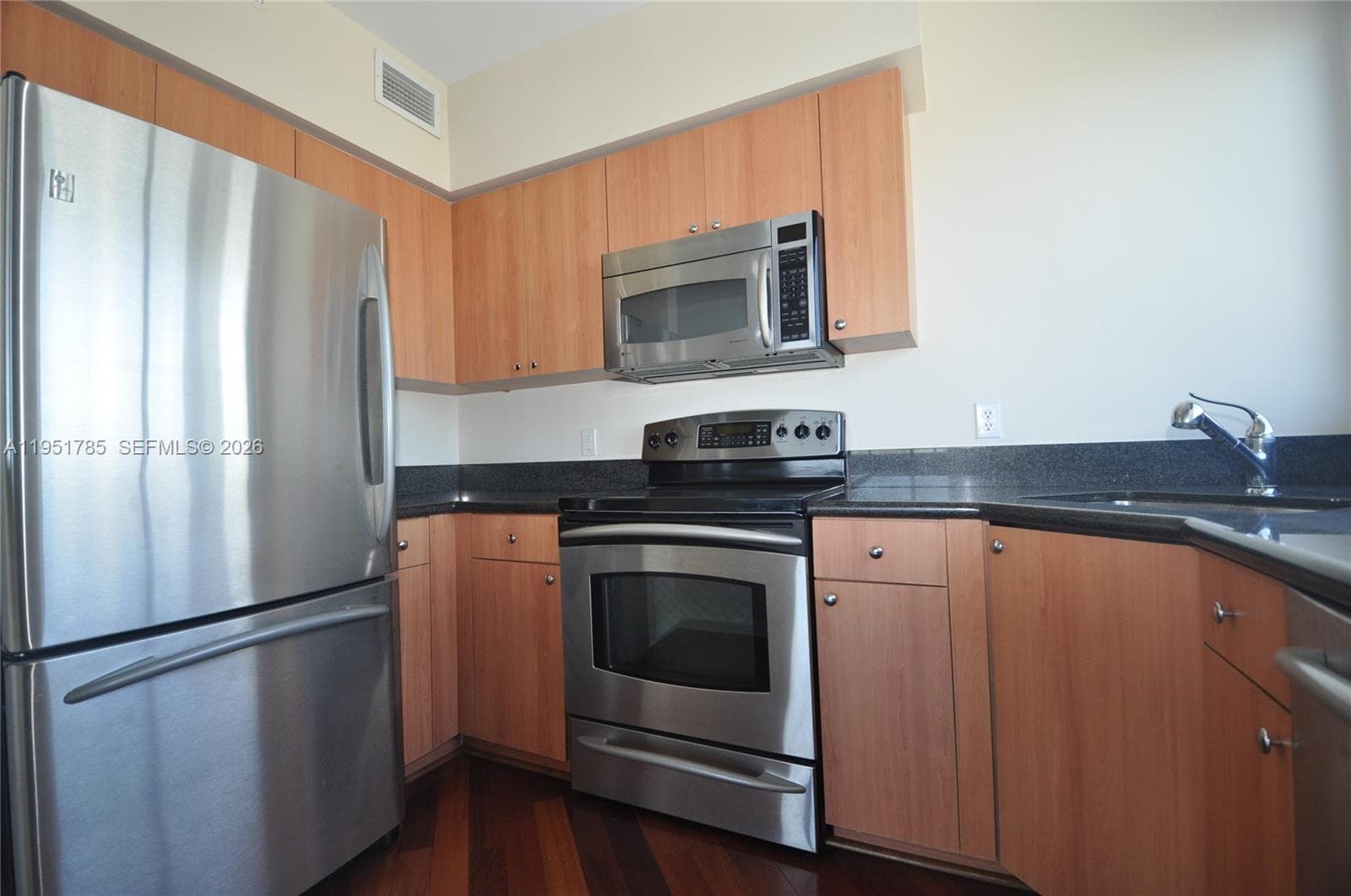 THE WAVERLY AT SOUTH BEAC · #1113 in Miami Beach - Photo 5
