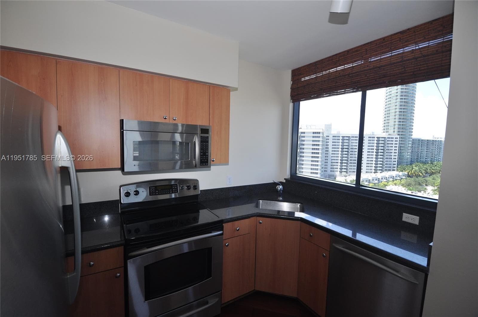 THE WAVERLY AT SOUTH BEAC · #1113 in Miami Beach - Photo 4