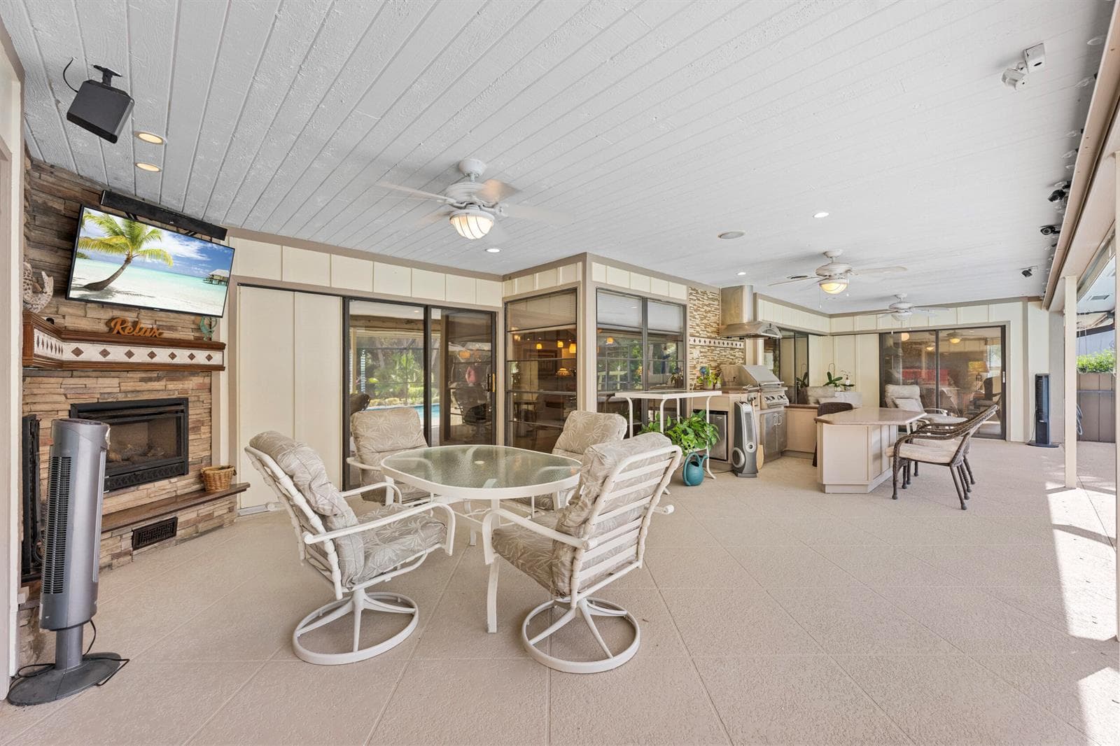 OUT DOOR KITCHEN