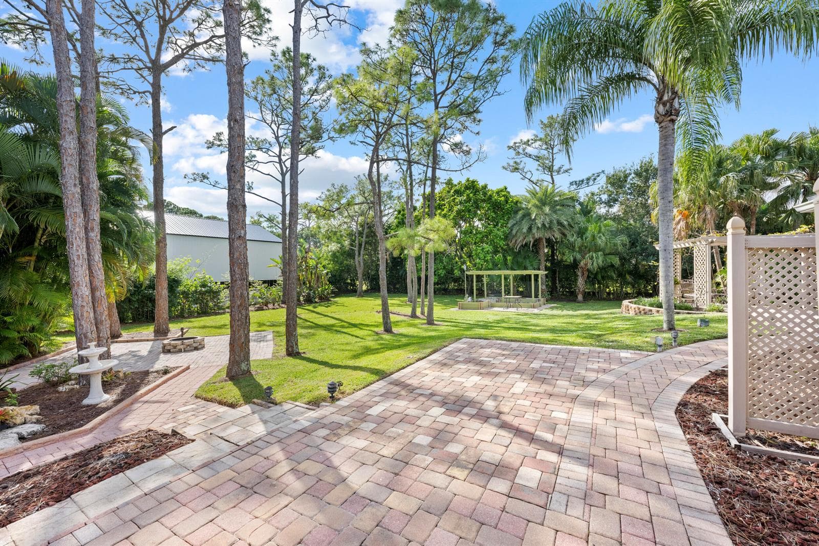 EXTERIOR YARD