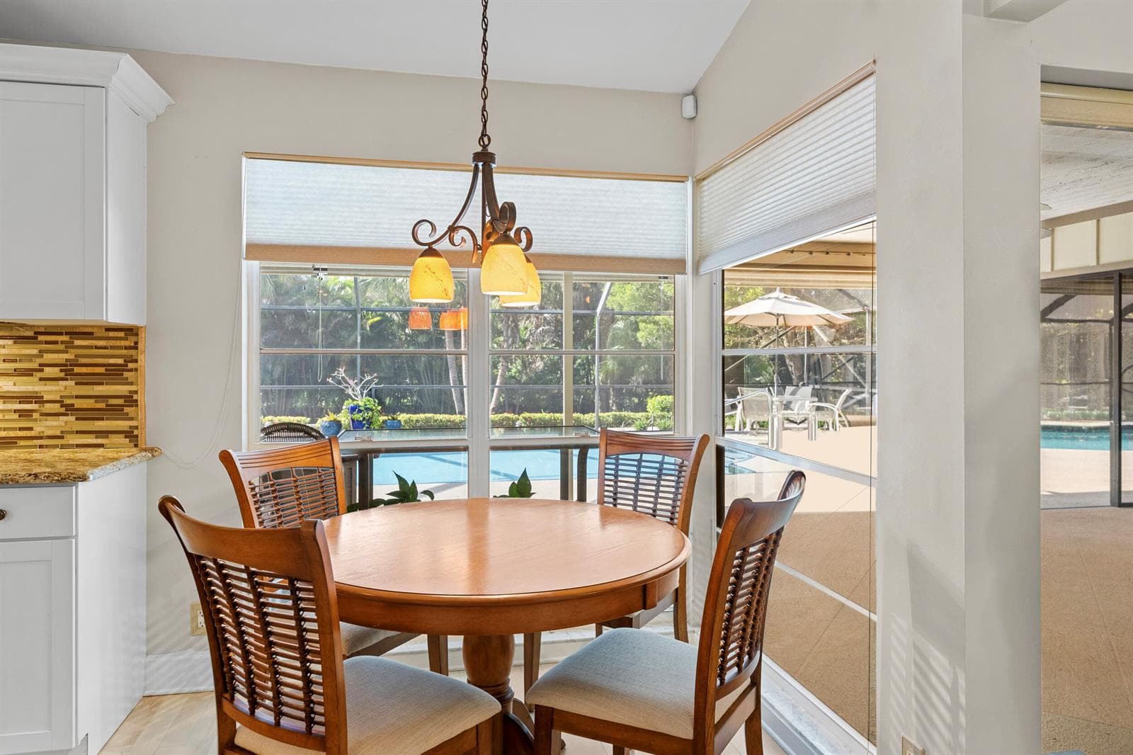 EAT IN KITCHEN AREA