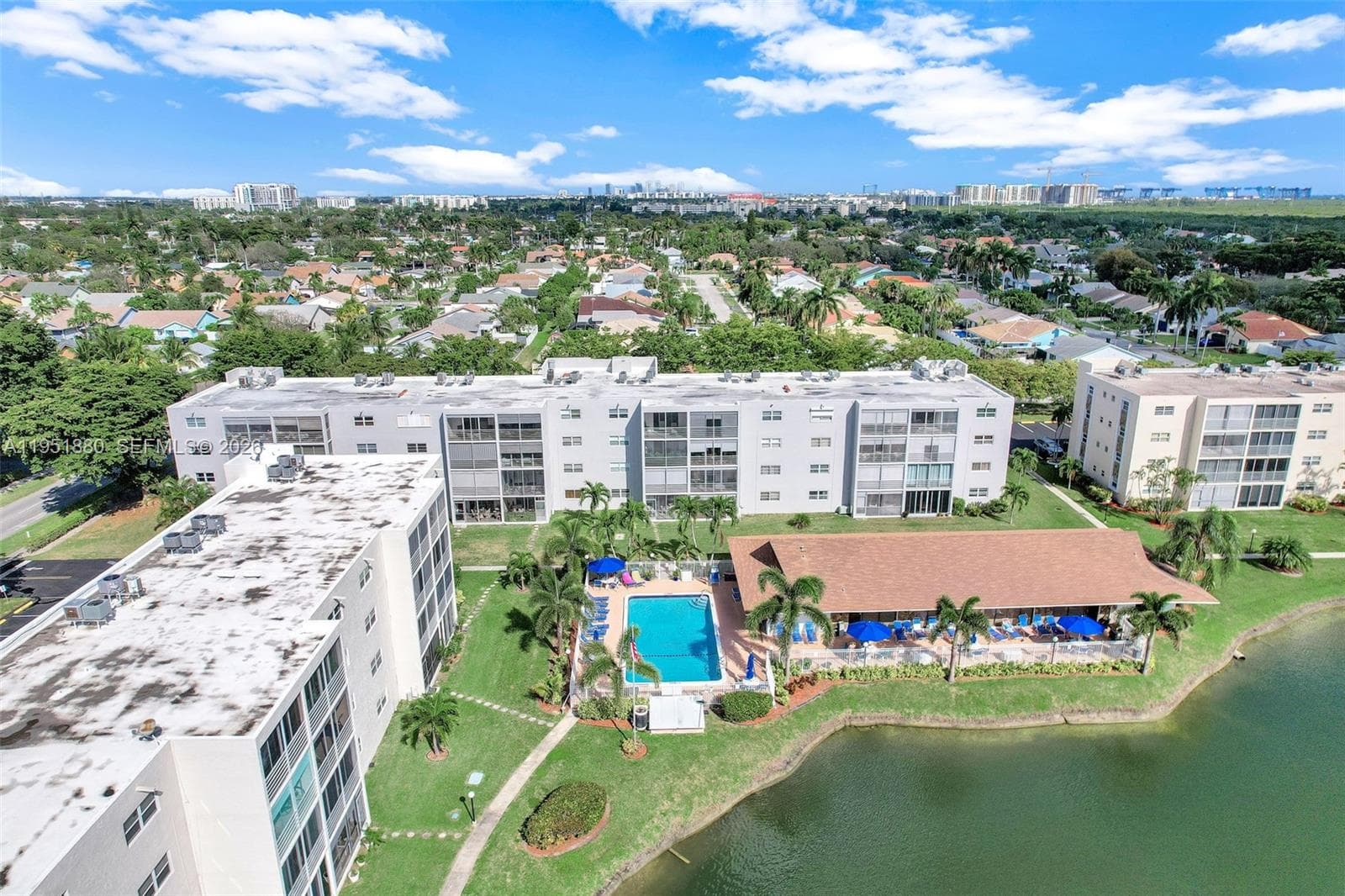 MEADOWBROOK LAKE · #103 in Dania Beach - Photo 48