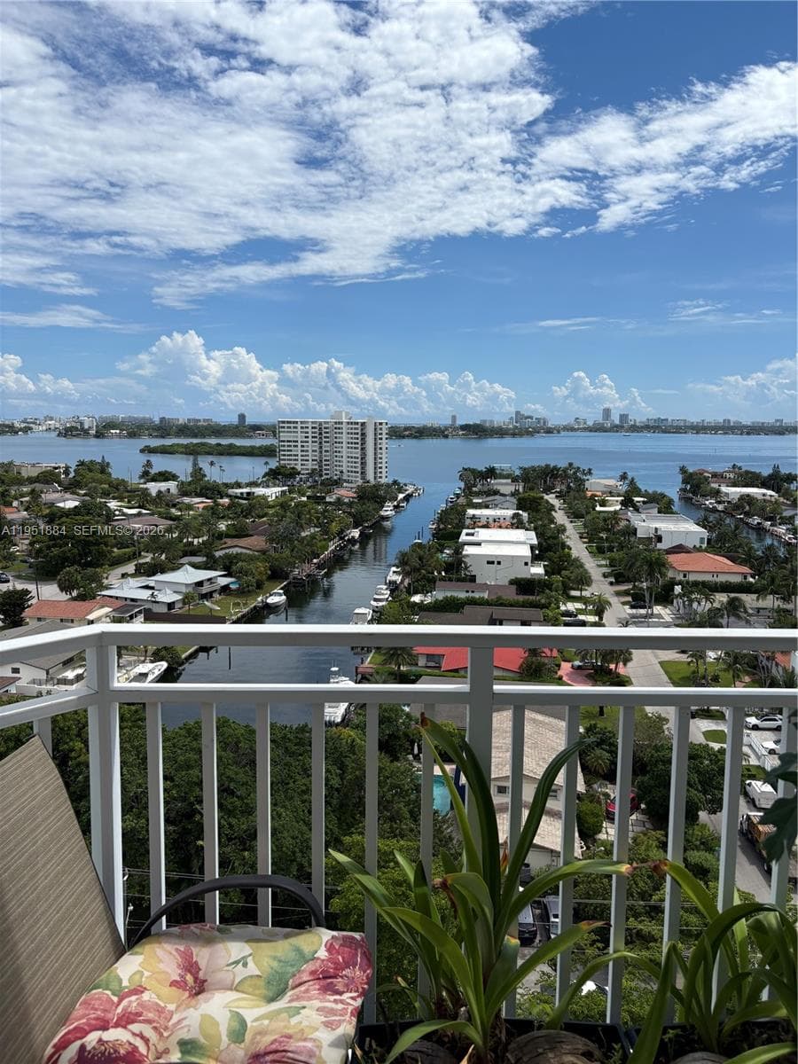 Bayview Towers · #B1605 in North Miami - Photo 1