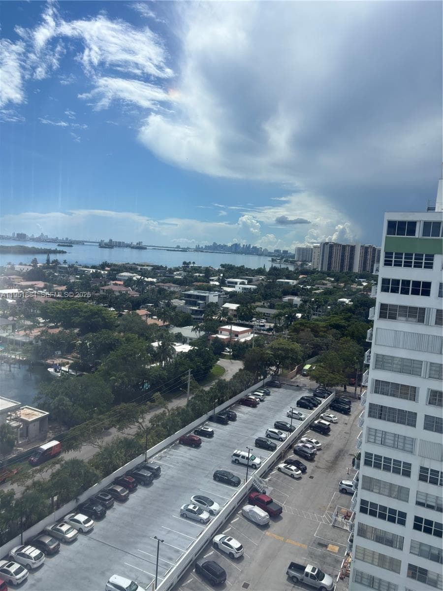 Bayview Towers · #B1605 in North Miami - Photo 4