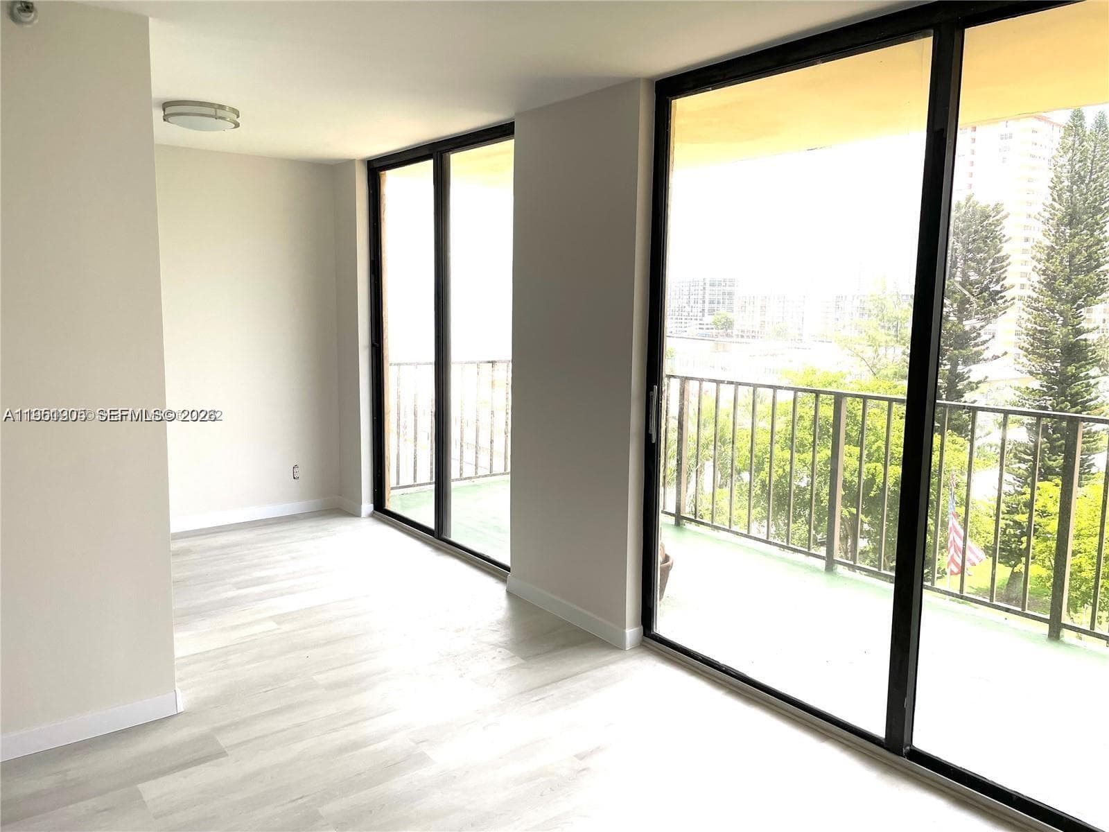 WINSTON TOWERS 700 CONDO · #714 in Sunny Isles Beach - Photo 2