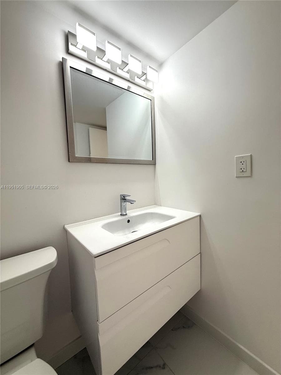 WINSTON TOWERS 700 CONDO · #714 in Sunny Isles Beach - Photo 24