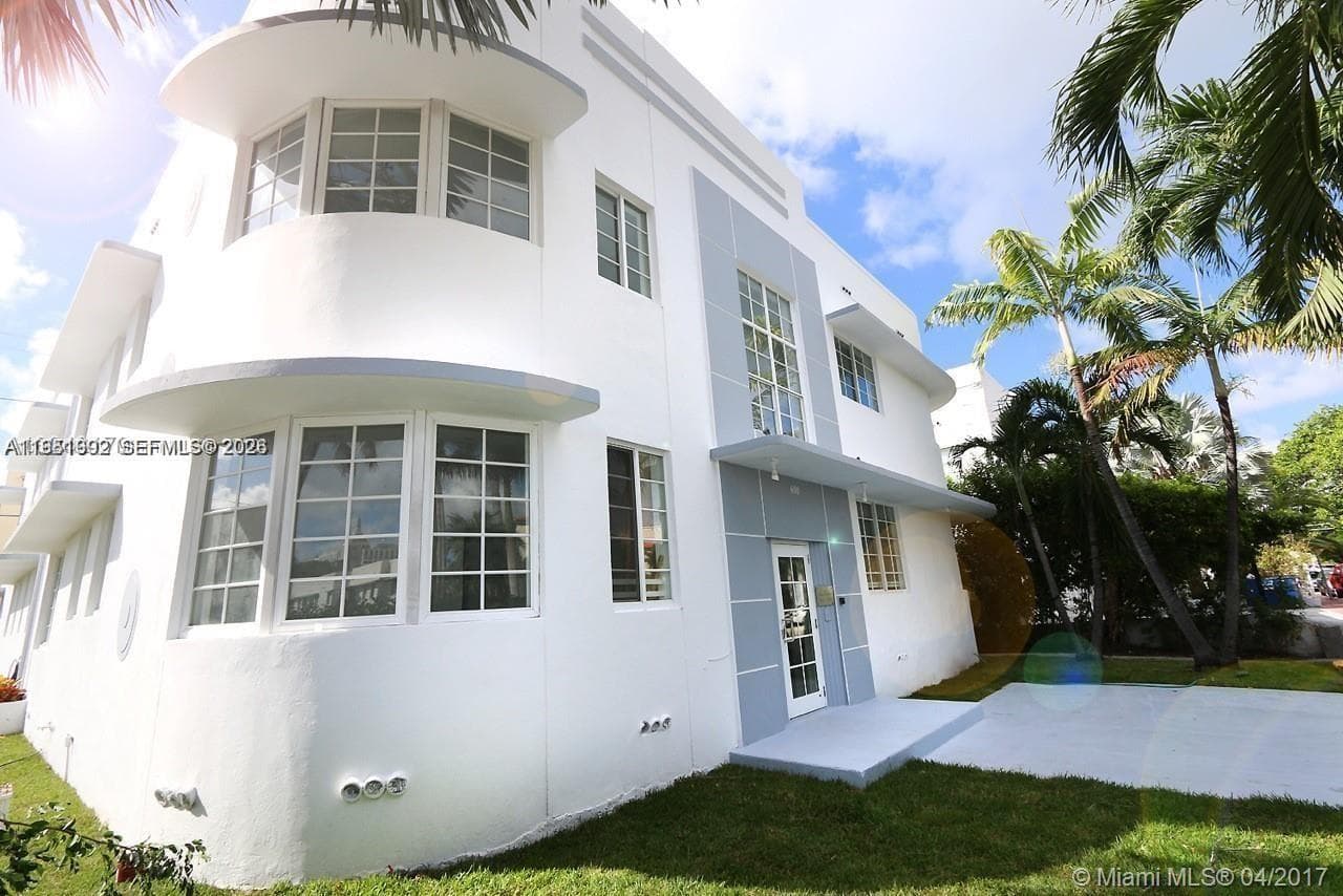 THE MORRISON CONDO · #9 in Miami Beach - Photo 12