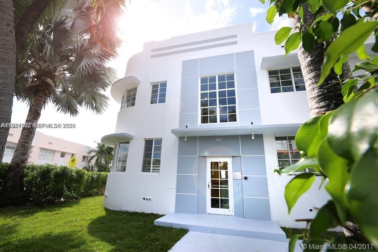 THE MORRISON CONDO · #9 in Miami Beach - Photo 11