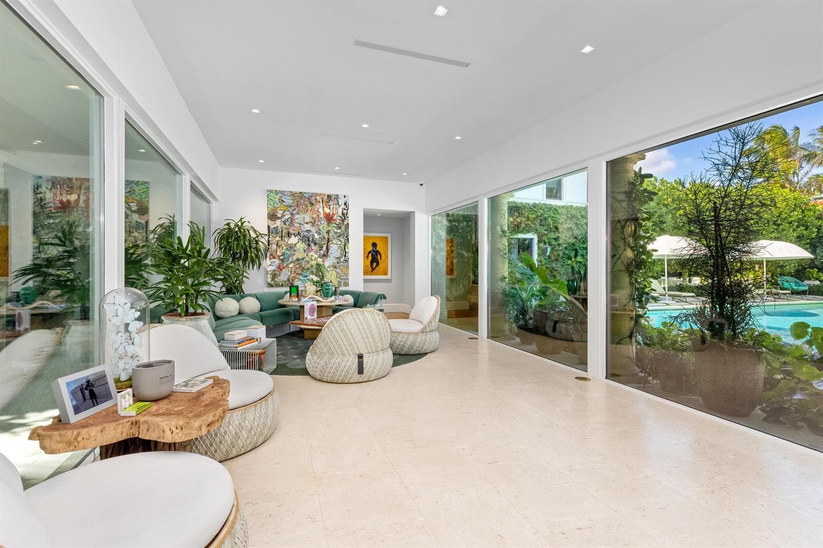 Entrance Foyer Sitting