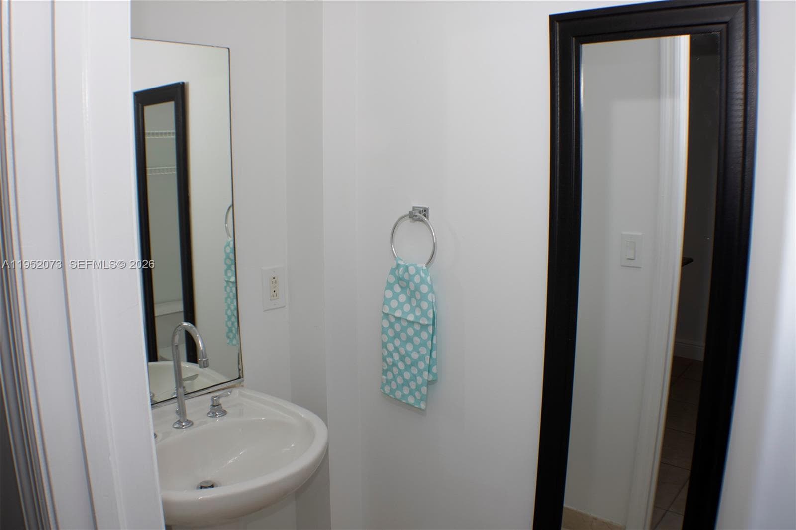 THE COLLINS CONDO · #1224 in Miami Beach - Photo 17