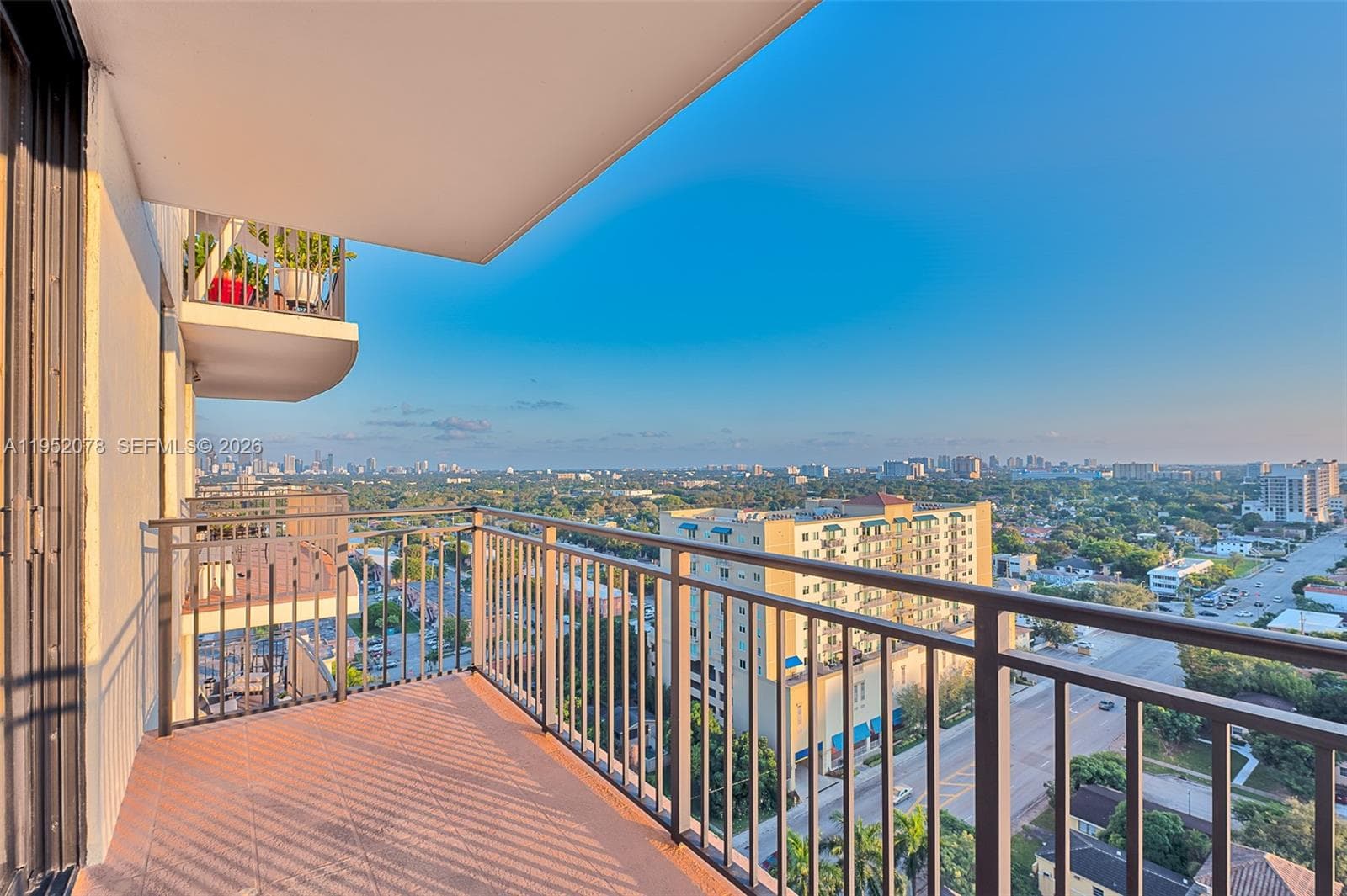 PUERTA DE PALMAS CONDO · #1606 in Coral Gables - Photo 3