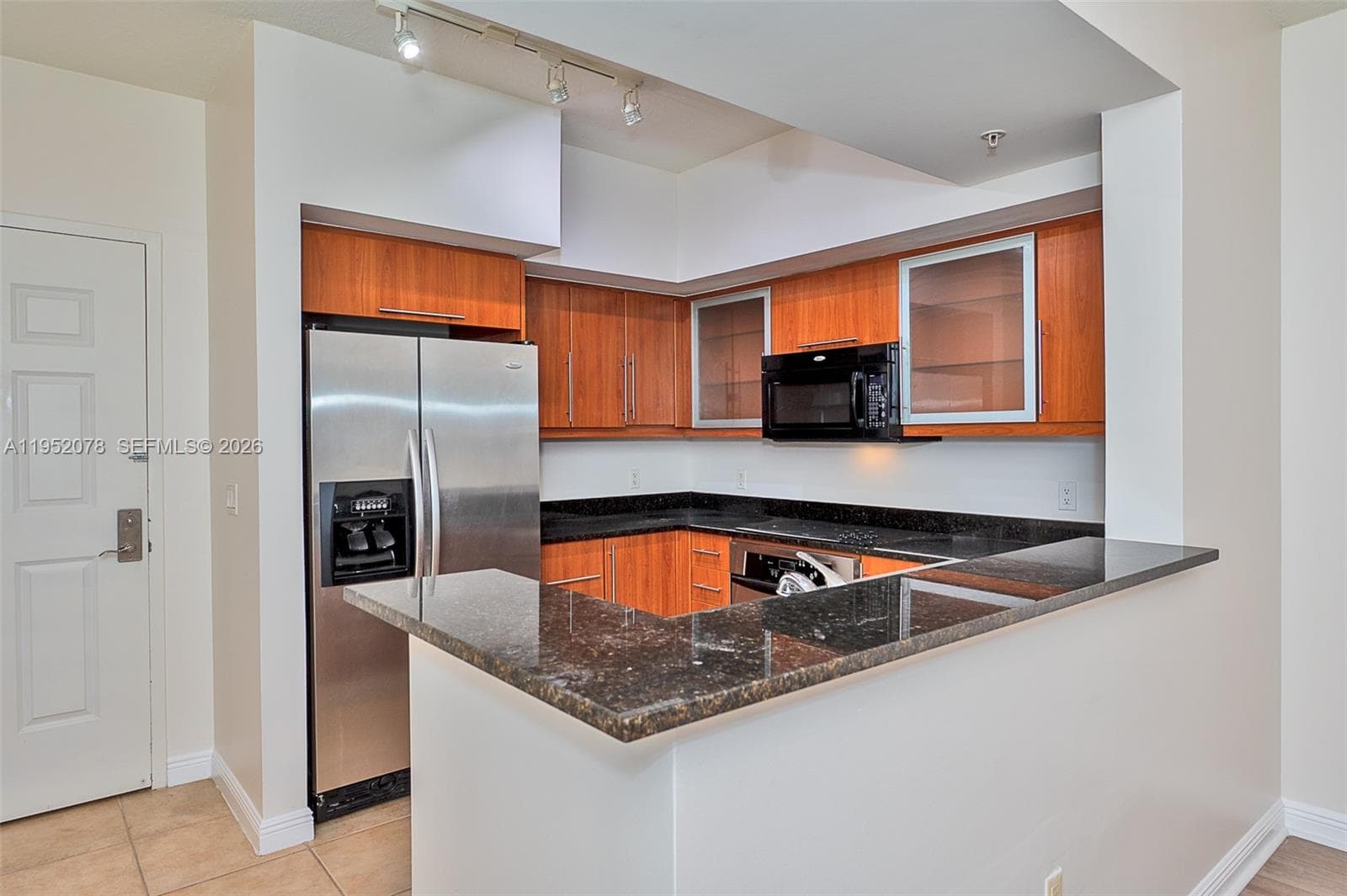PUERTA DE PALMAS CONDO · #1606 in Coral Gables - Photo 8