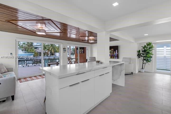 125 Gardenia St photo 6