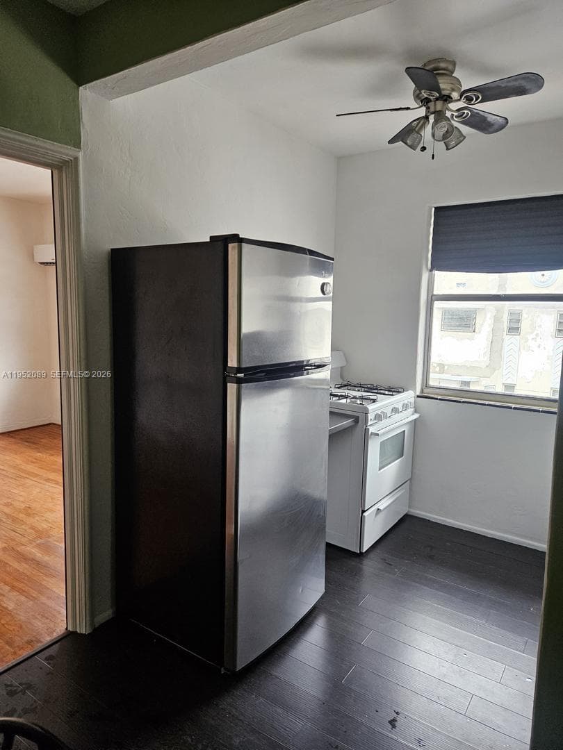 THE CORONET CONDO · #14 in Miami Beach - Photo 4