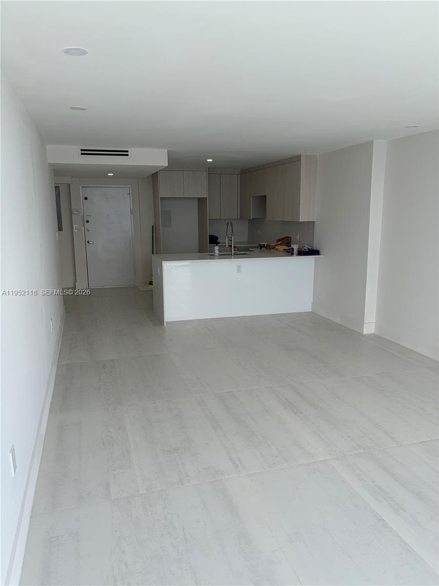 BAYVIEW TERR CONDO · #1102 in Miami Beach - Photo 4