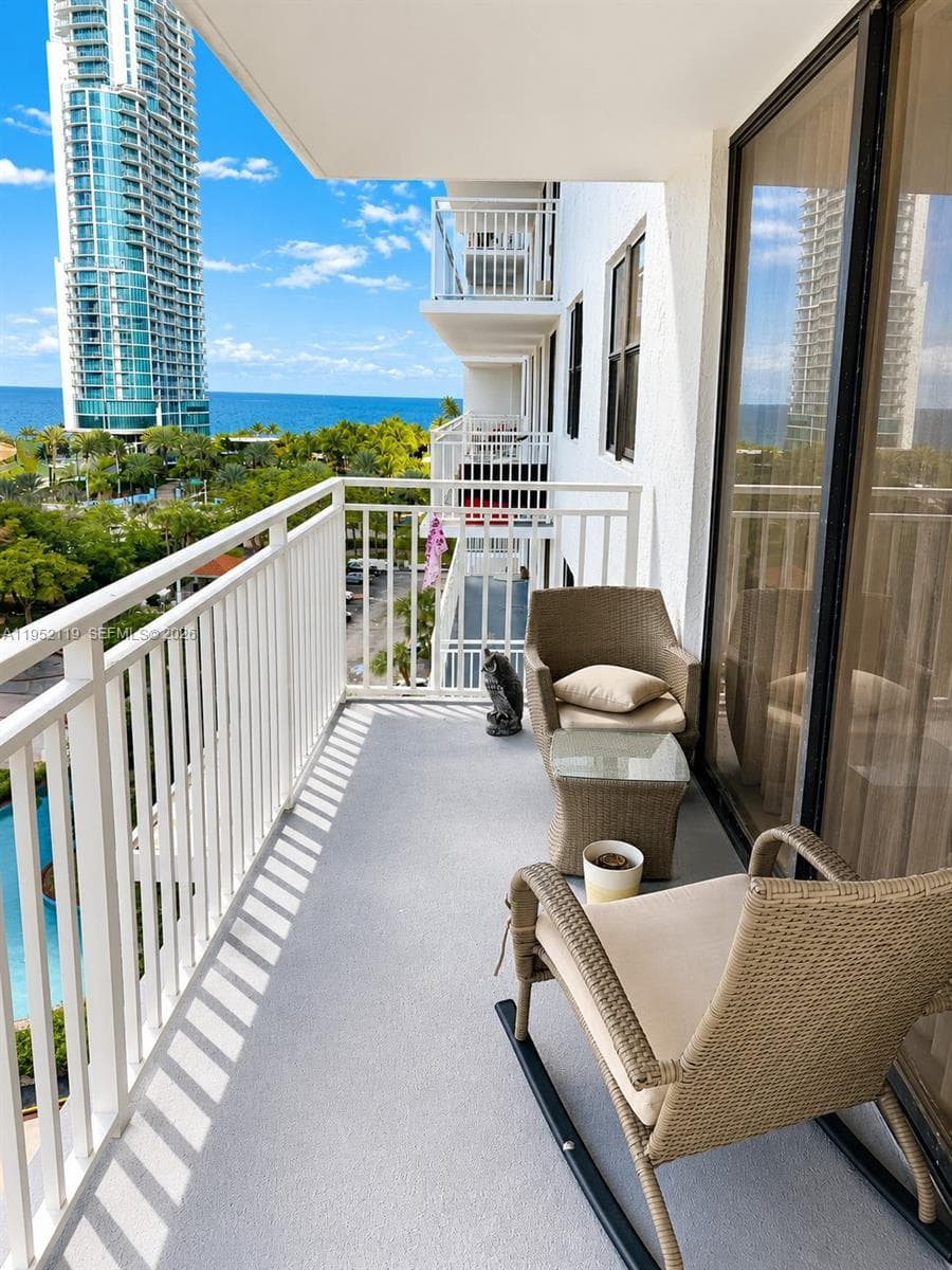 Wiston Tower 600 · #911 in Sunny Isles Beach - Photo 2