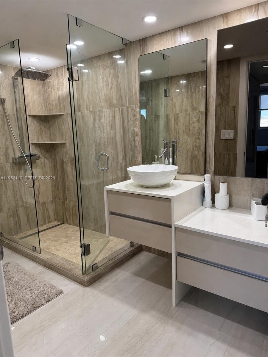 Wiston Tower 600 · #911 in Sunny Isles Beach - Photo 13