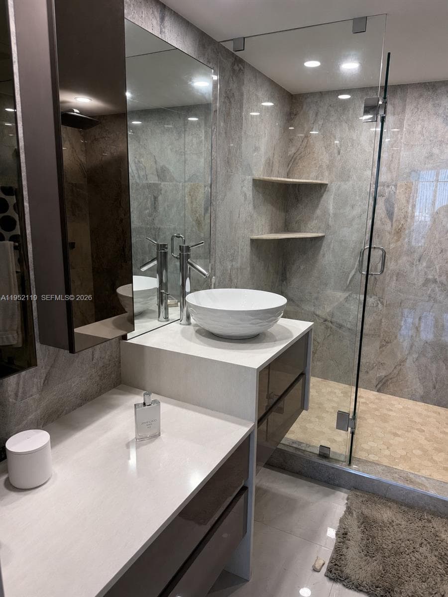 Wiston Tower 600 · #911 in Sunny Isles Beach - Photo 21