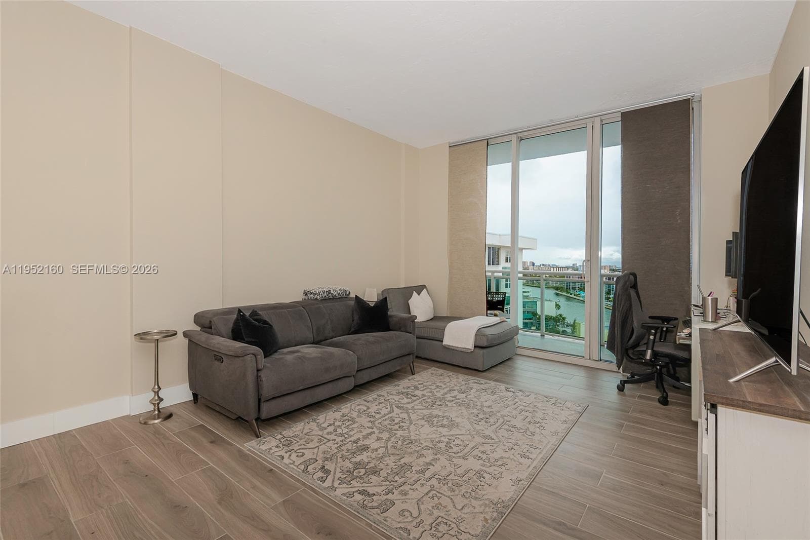 RESIDENCES ON HOLLYWOOD · #1639 in Hollywood - Photo 16