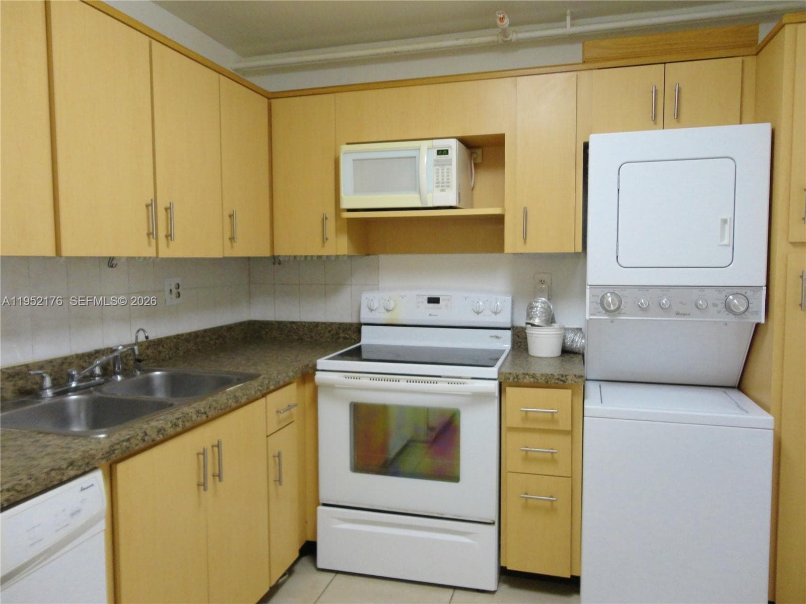 Winston Towers · #906 in Sunny Isles Beach - Photo 6