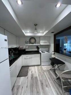 DESOTO PARK CONDO · #112 in Hallandale Beach - Photo 2