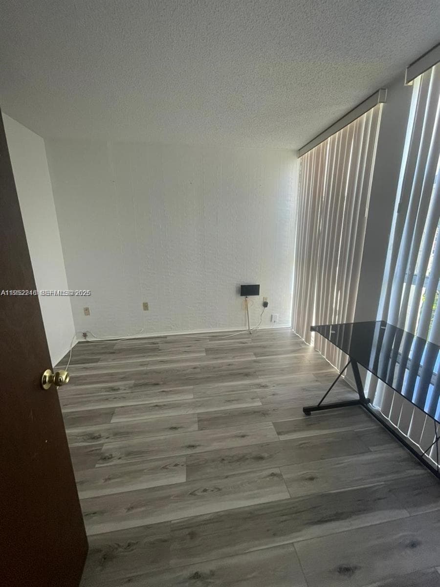 DESOTO PARK CONDO · #112 in Hallandale Beach - Photo 10