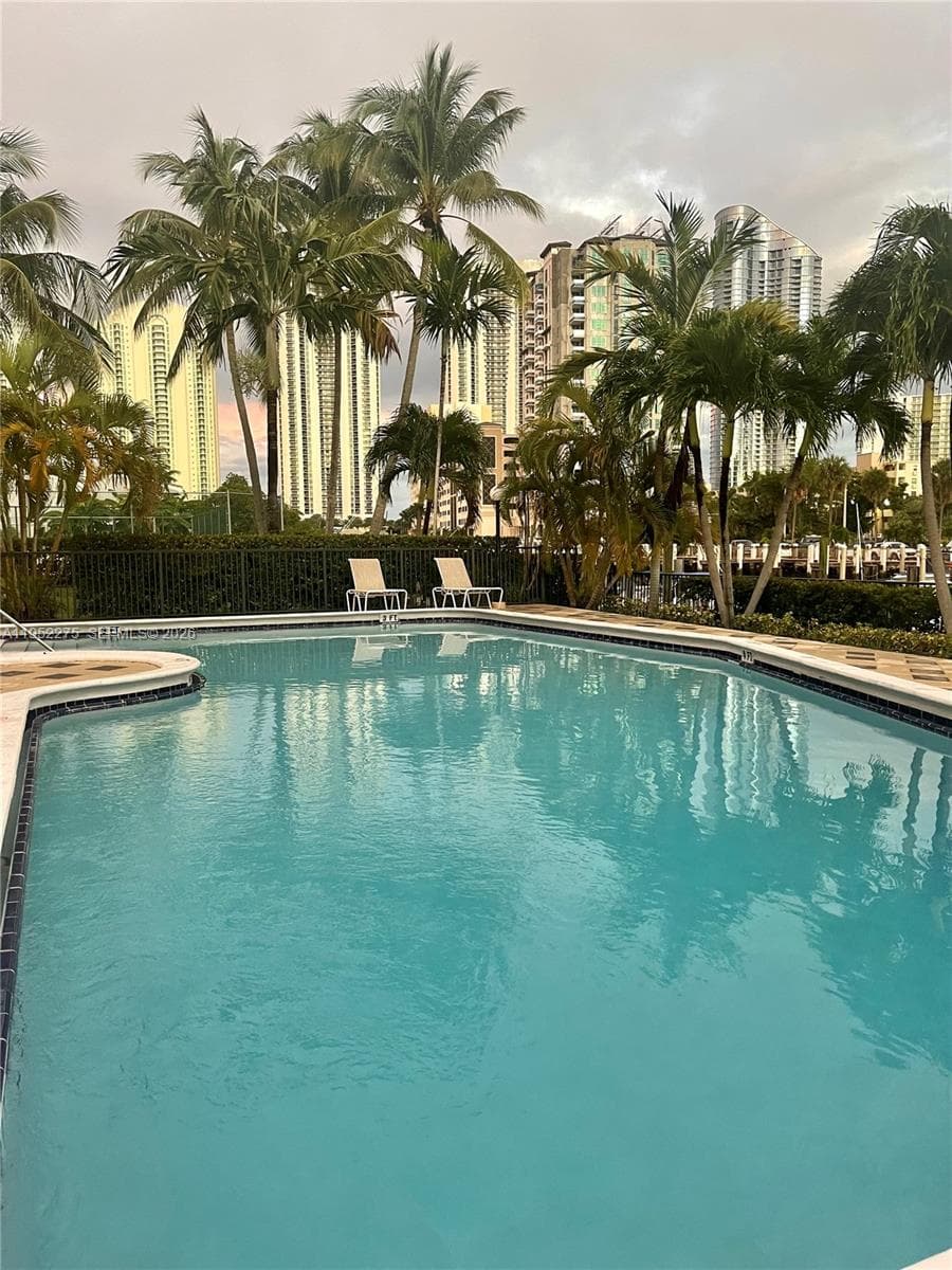 POINCIANA ISLAND · #1620 in Sunny Isles Beach - Photo 38