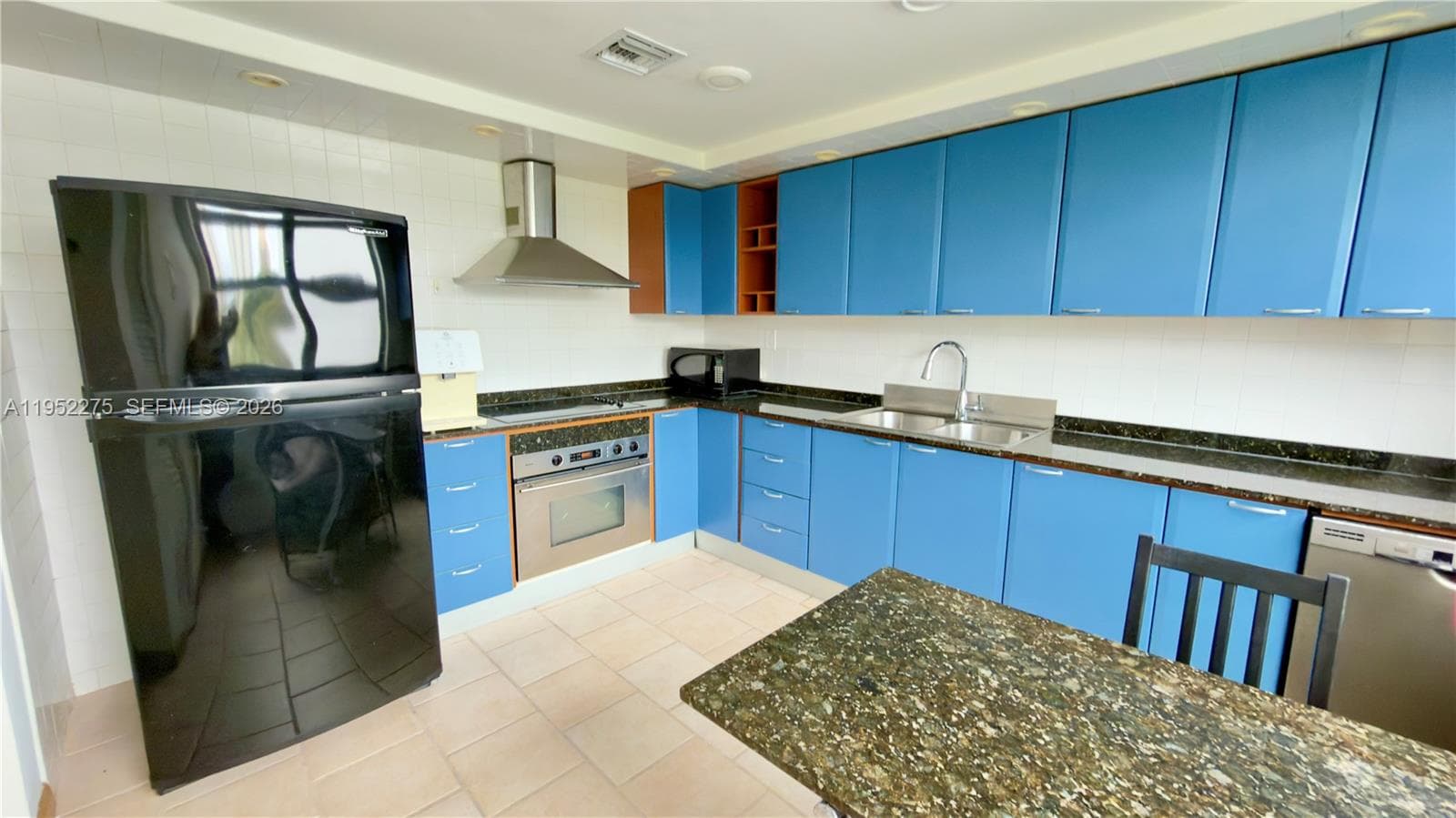 POINCIANA ISLAND · #1620 in Sunny Isles Beach - Photo 14
