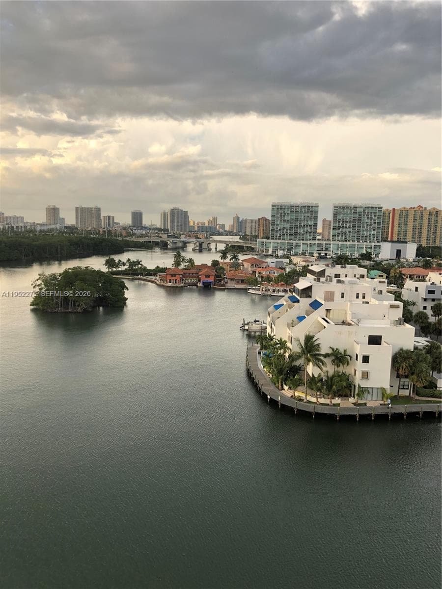 POINCIANA ISLAND · #1620 in Sunny Isles Beach - Photo 40