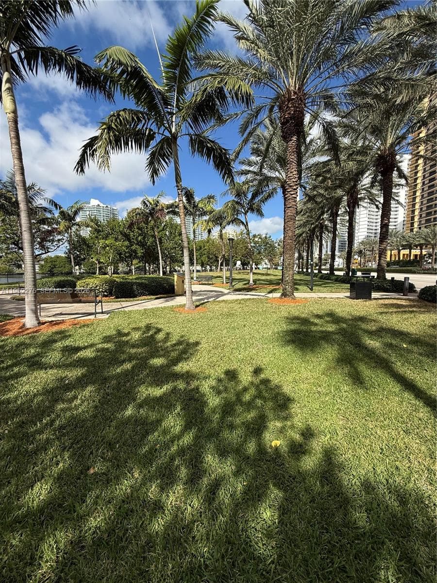 POINCIANA ISLAND · #1620 in Sunny Isles Beach - Photo 35
