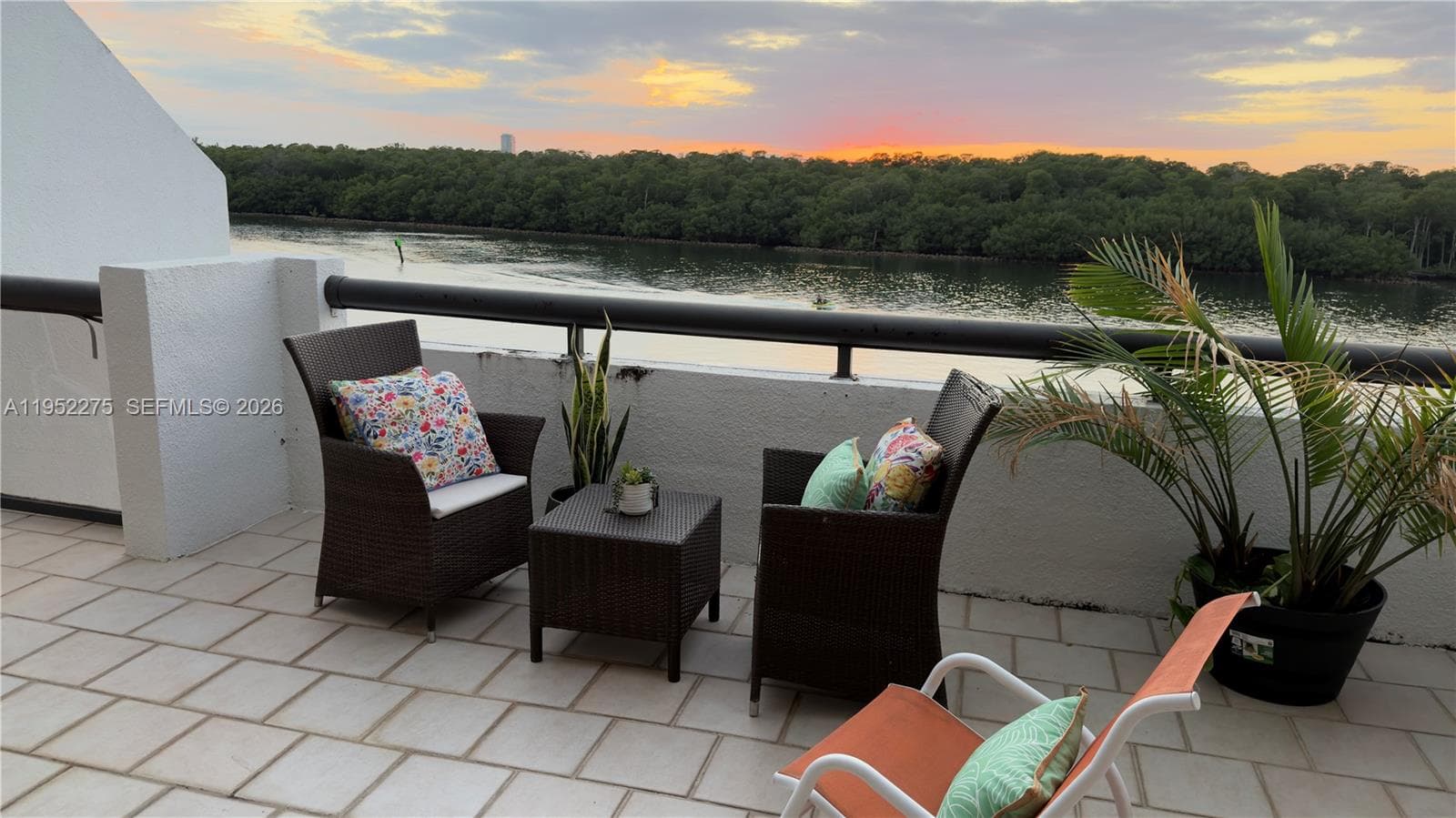 POINCIANA ISLAND · #1620 in Sunny Isles Beach - Photo 8