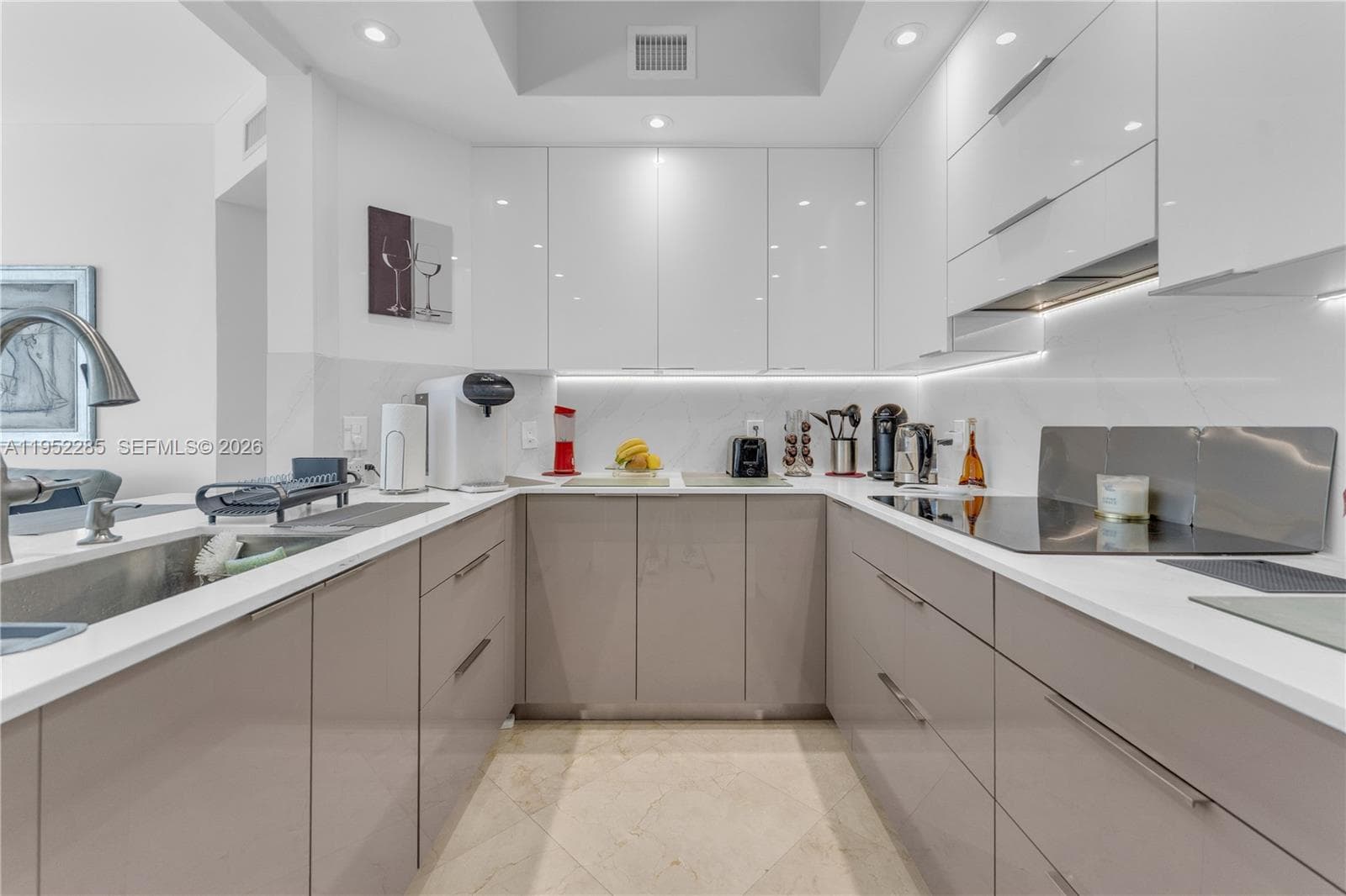 OCEAN PALMS CONDO · #606 in Hollywood - Photo 8