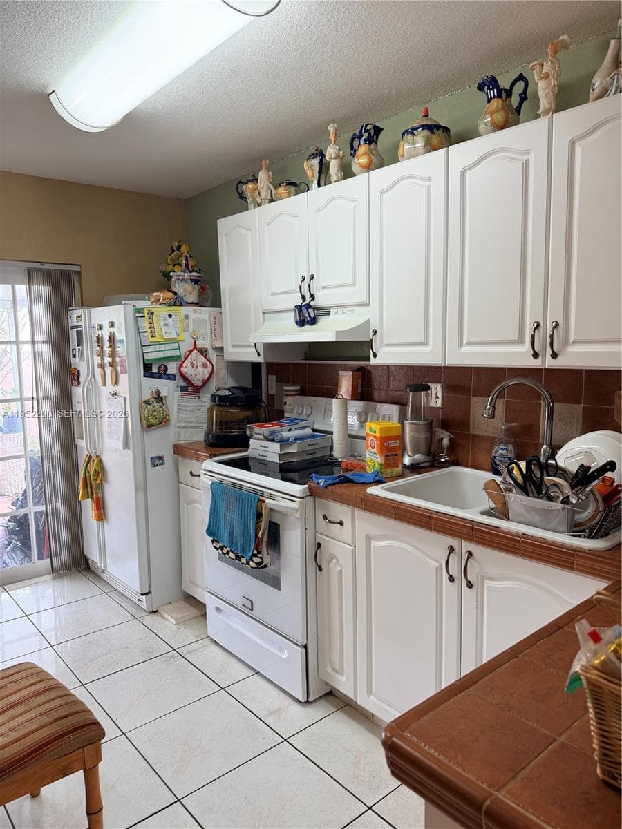 LES FONTAINES CONDO · #81 in Hialeah Gardens - Photo 5
