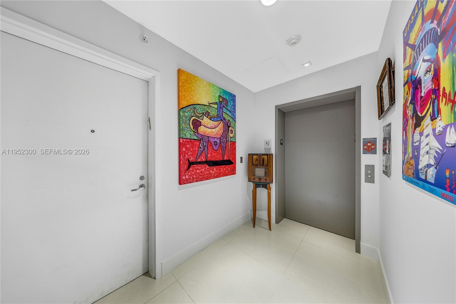 Private elevator to your fower 3217