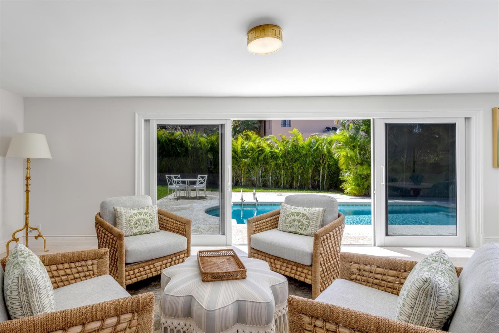 SUNROOM_STRAIGHT_EB