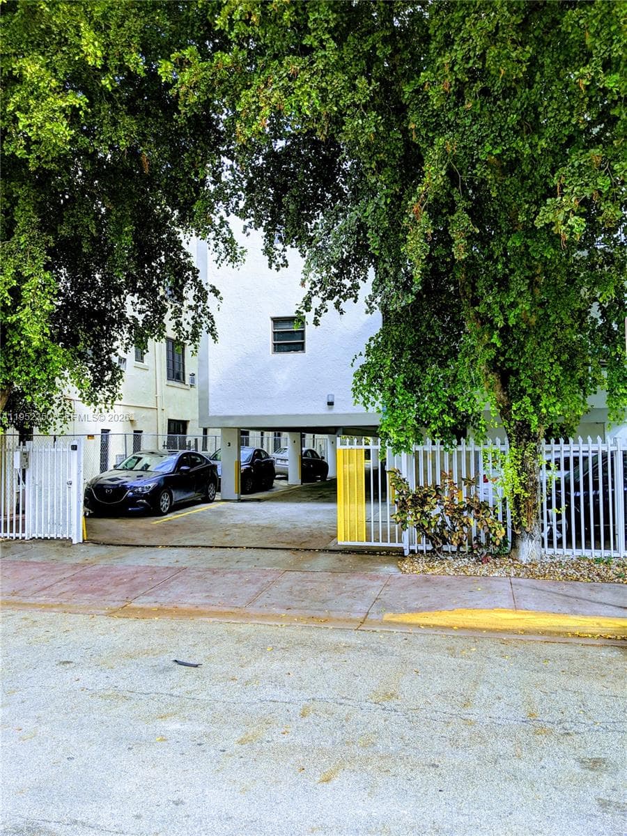 JEFFERSON GARDENS · #304 in Miami Beach - Photo 1