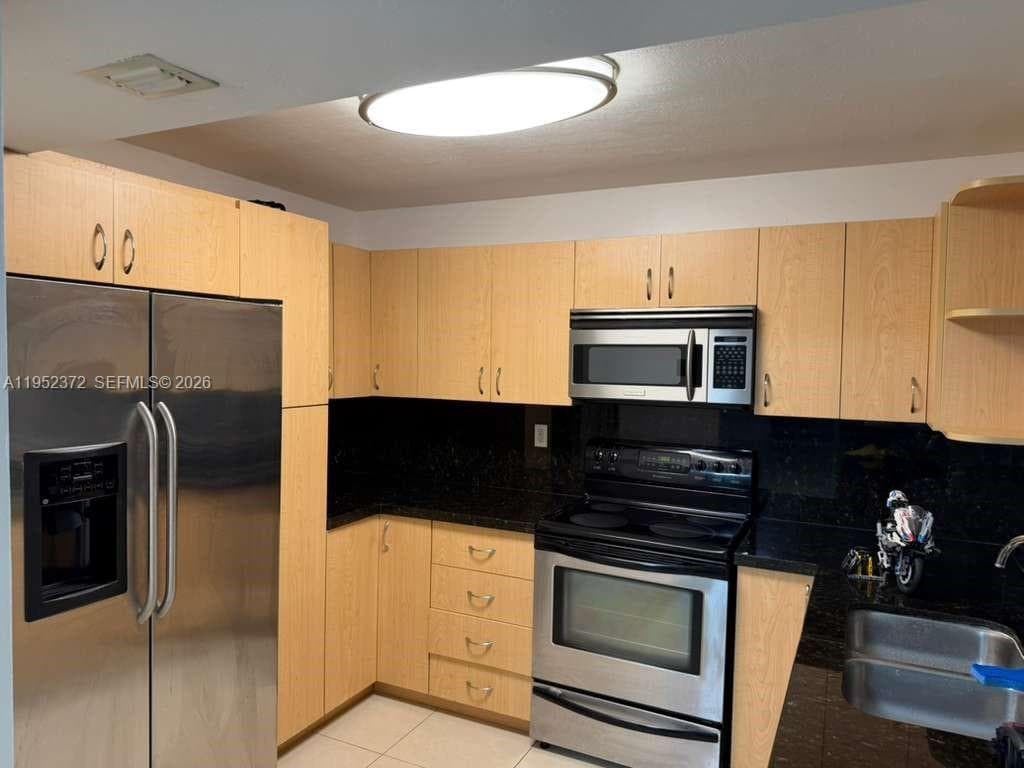 COMMODORE PLAZA CONDO · #1201 in Aventura - Photo 1