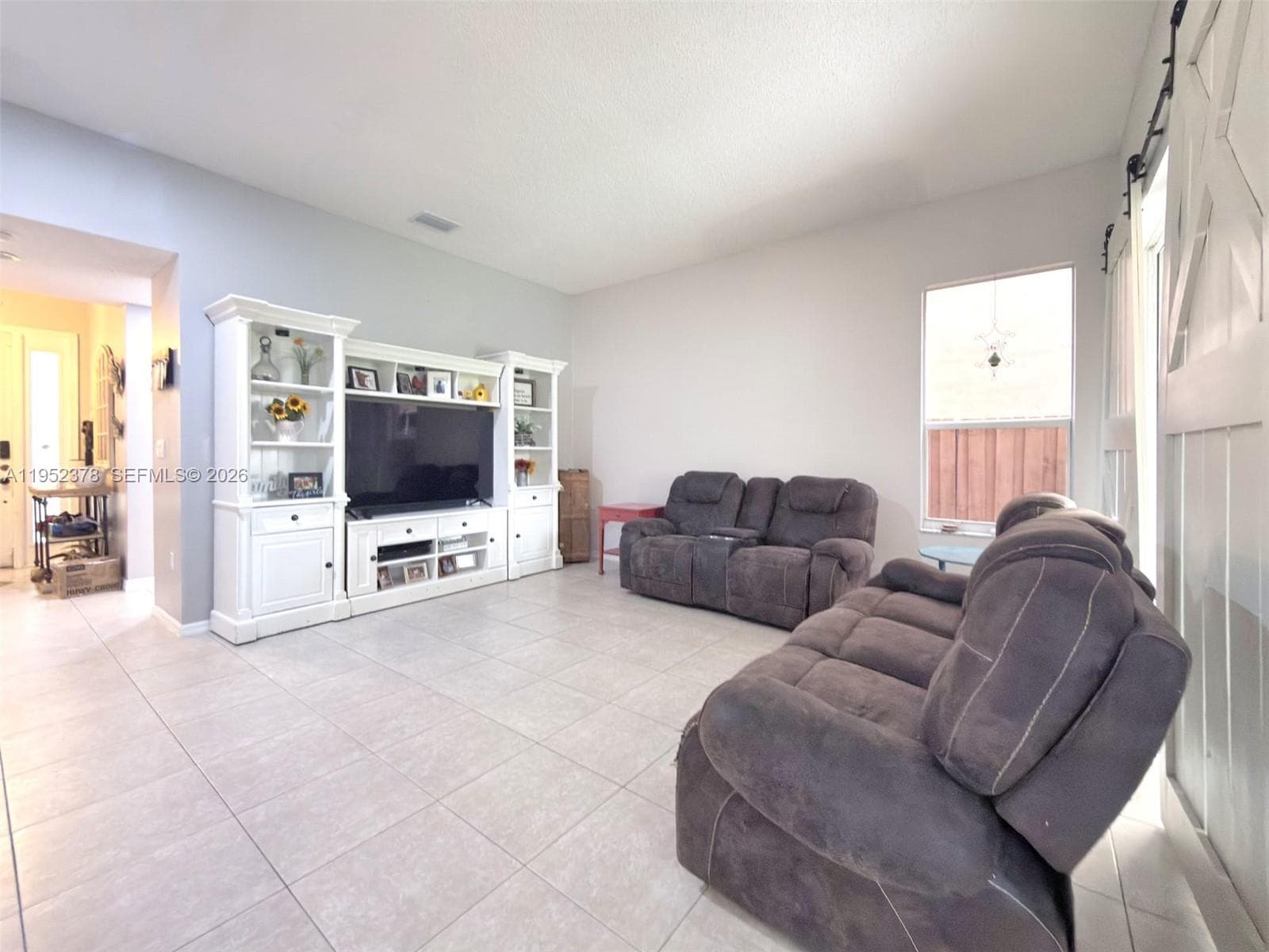 366 NE 19th Ave photo 13