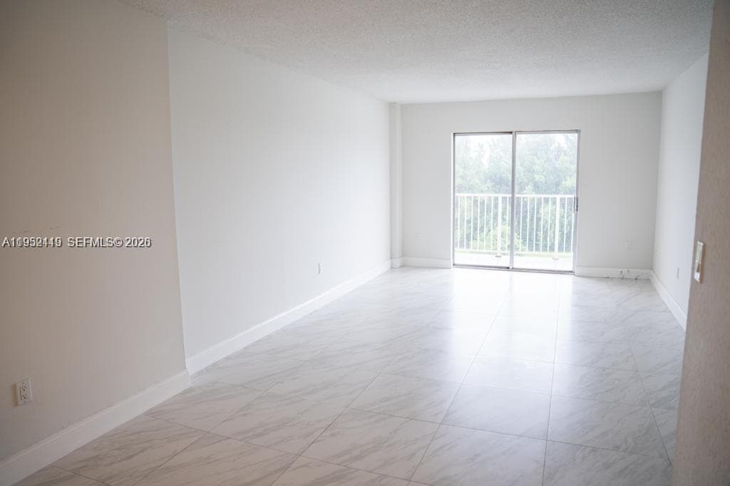 TALL TREES CONDO · #619 in North Miami Beach - Photo 2