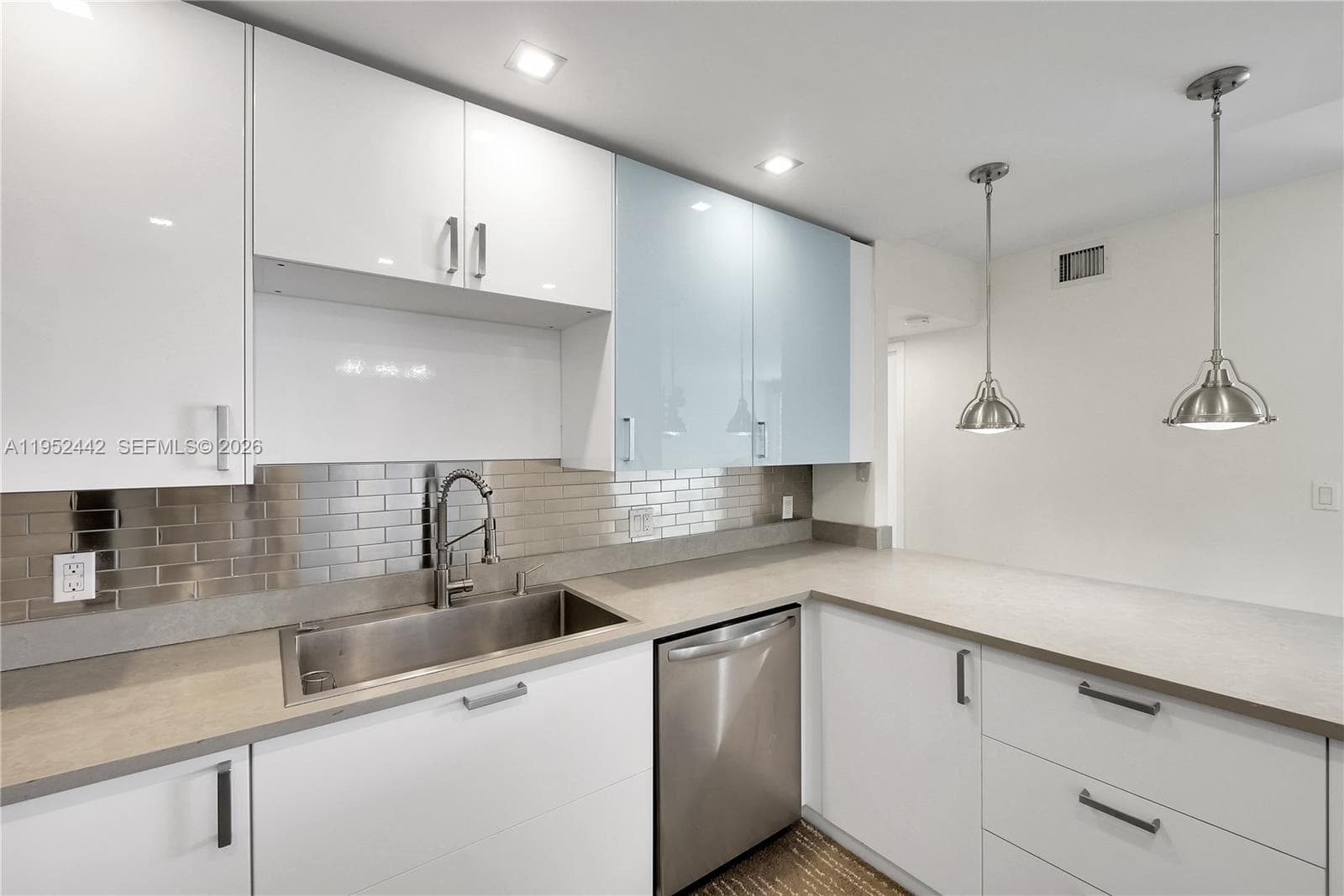 ARLEN HOUSE EAST CONDO · #1008 in Sunny Isles Beach - Photo 9