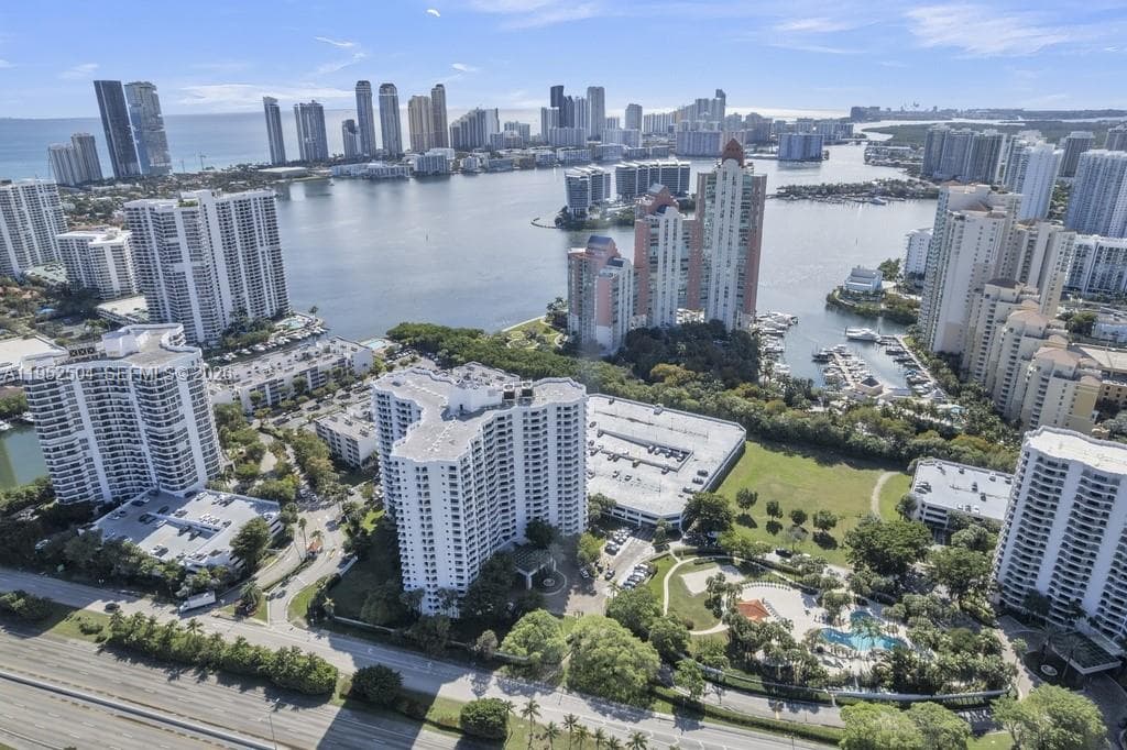 Parc Central · #1414 in Aventura - Photo 46