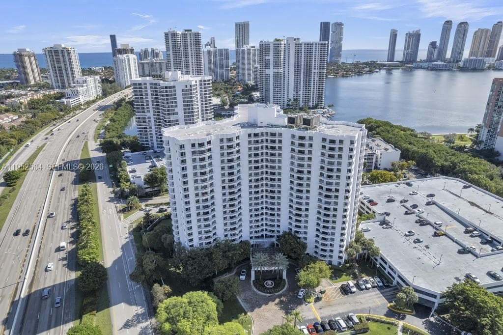 Parc Central · #1414 in Aventura - Photo 47