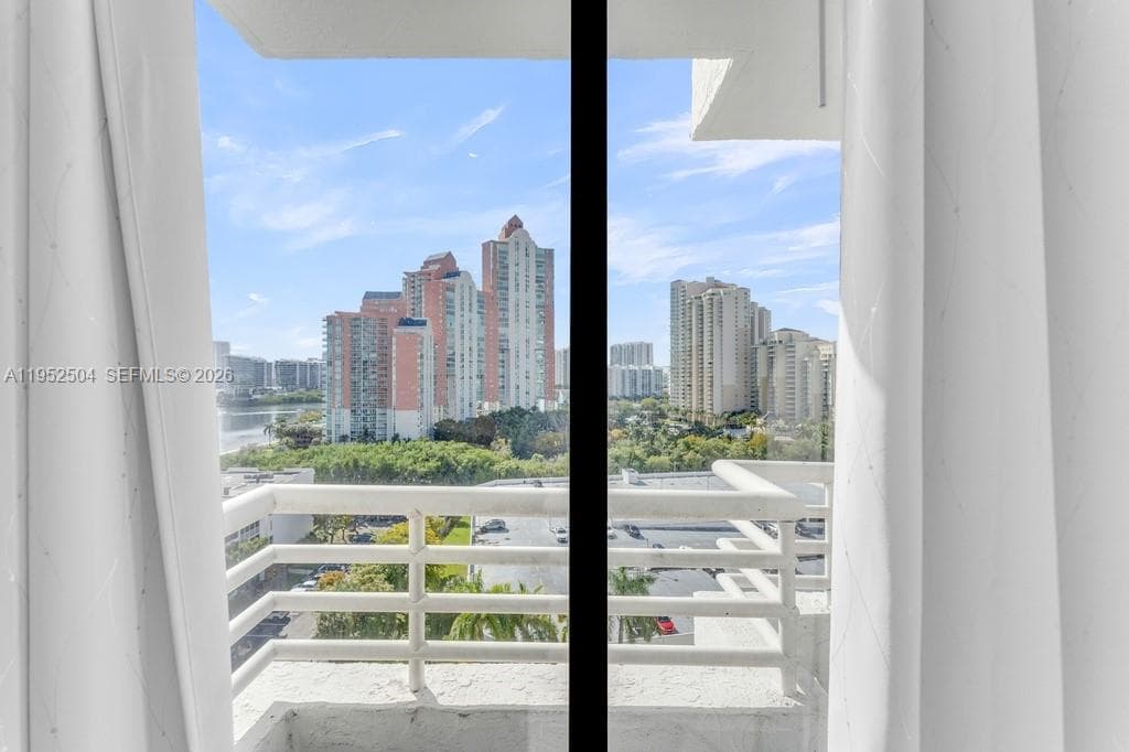 Parc Central · #1414 in Aventura - Photo 32