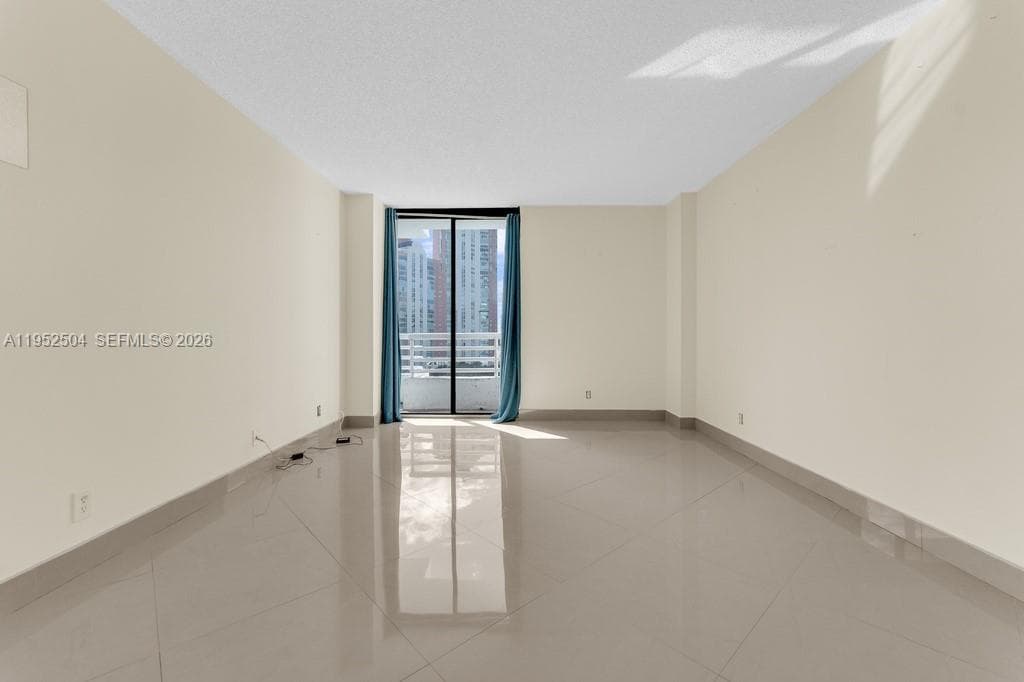 Parc Central · #1414 in Aventura - Photo 20