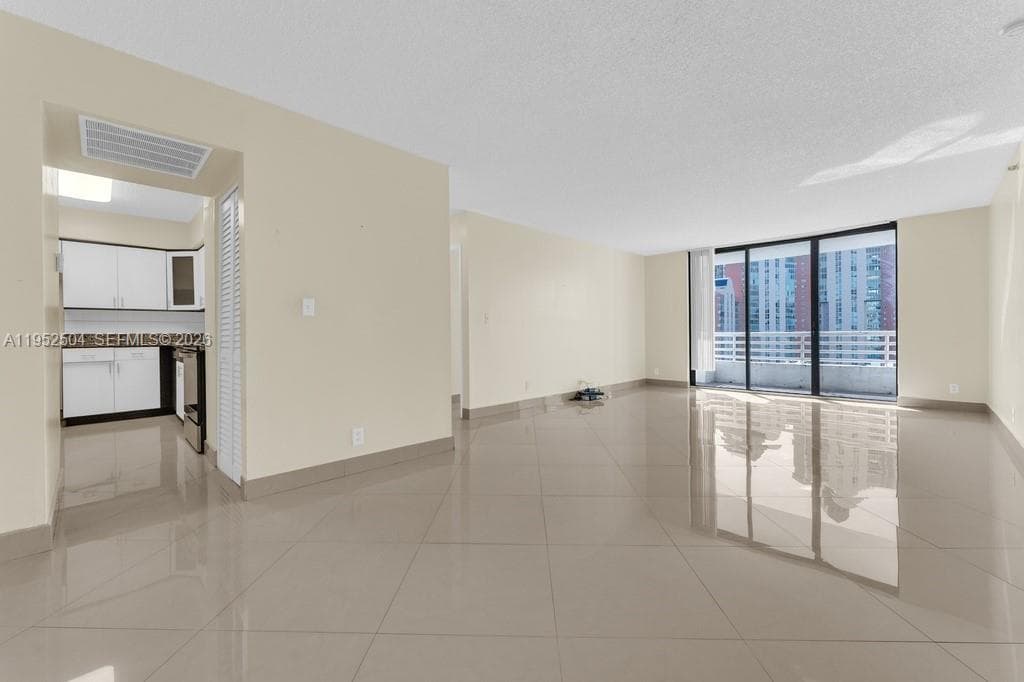 Parc Central · #1414 in Aventura - Photo 9