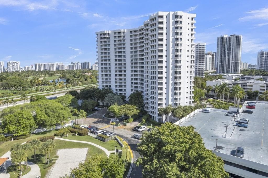 Parc Central · #1414 in Aventura - Photo 49