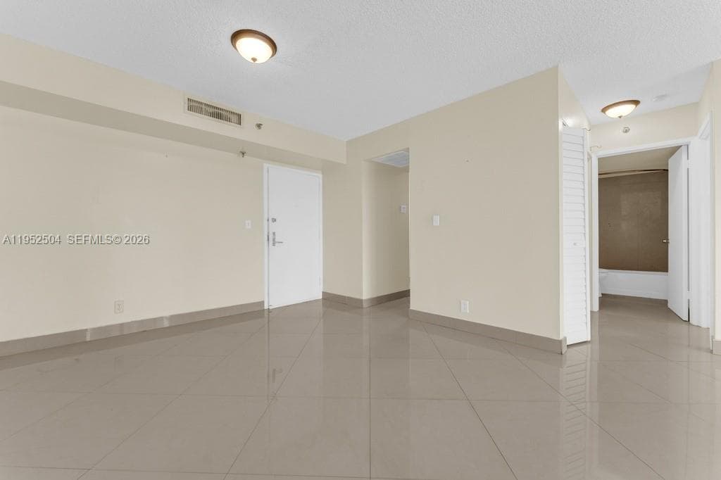 Parc Central · #1414 in Aventura - Photo 15