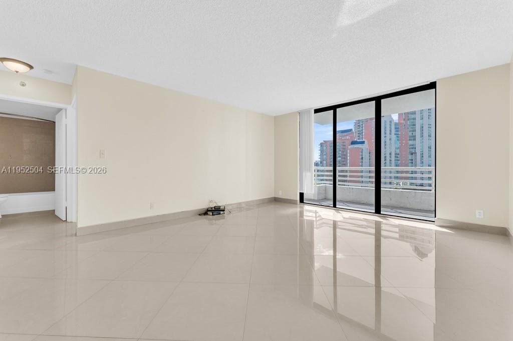 Parc Central · #1414 in Aventura - Photo 11