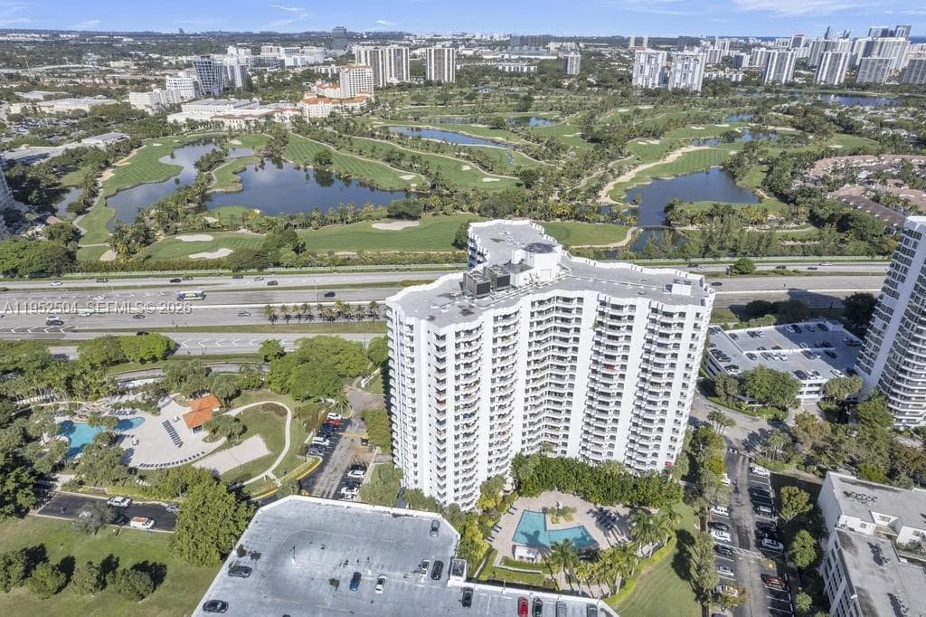 Parc Central · #1414 in Aventura - Photo 44